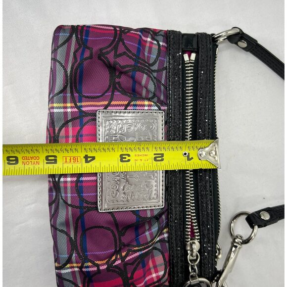 Coach purse Poppy Signature Pink plaid large wristlet bag - Picture 14 of 15